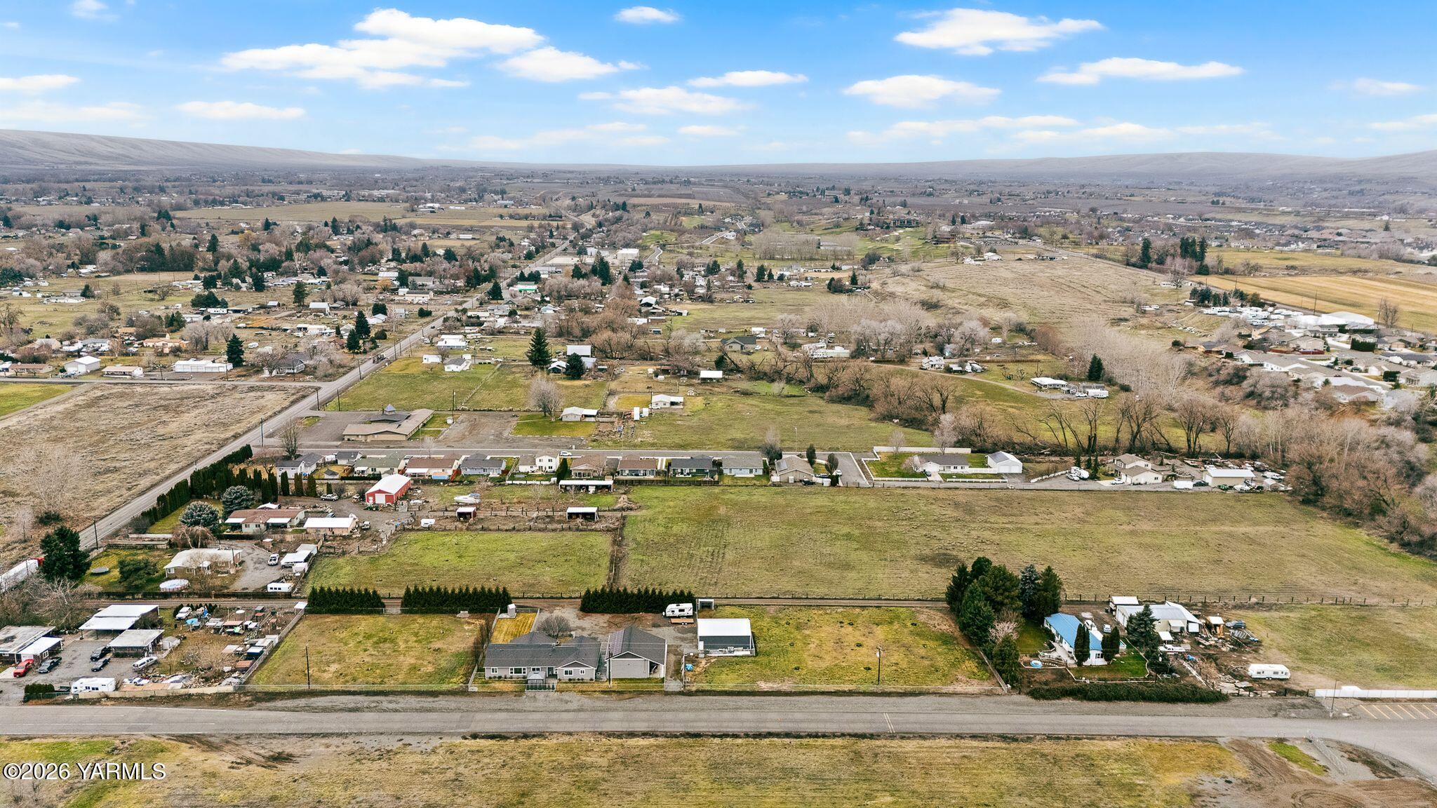 7703 Ahtanum Road Yakima, WA 98903 - Photo 9 of 14 1_7703-Ahtanum-Rd-3-prop-8