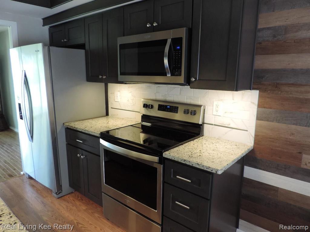 1422 Oakbrook Rochester Hills Rochester, MI 48307 - Photo 6 of 33