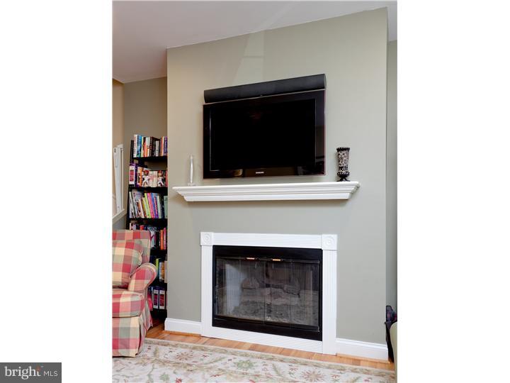 732 South 3rd Street Philadelphia, PA 19147 - Photo 3 of 20