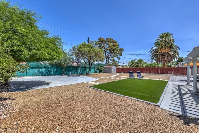 $2,995 | 2400 Sherman Place, Las Vegas, NV 89102