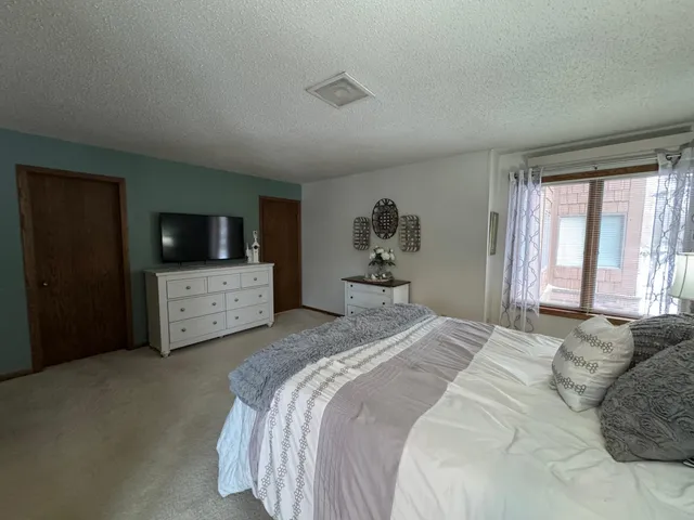 $200,000 | 415 South 4th Street, Unit C1, Marshall, MN 56258