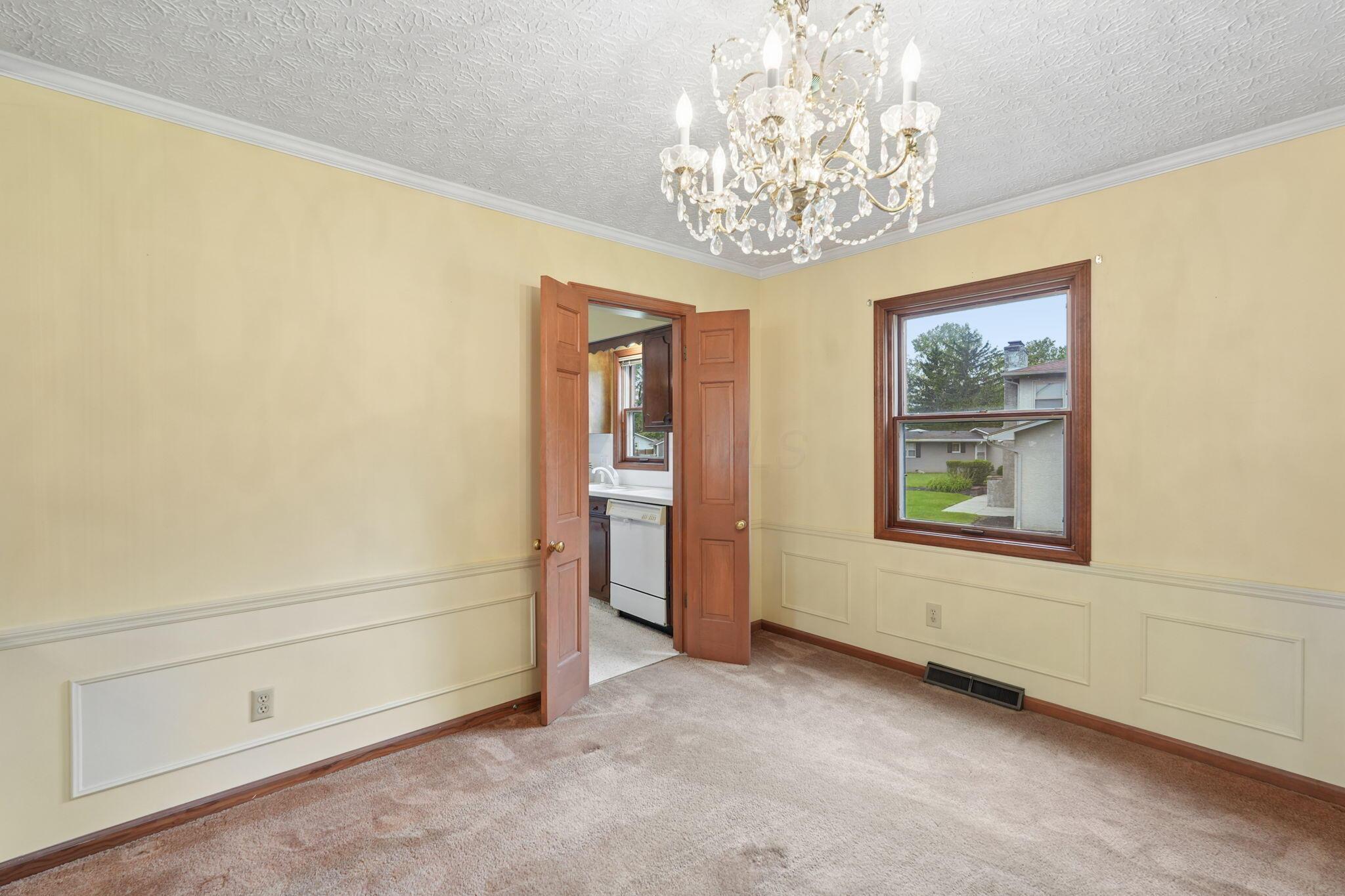 898 Plum Ridge Columbus, OH 43213 - Photo 11 of 45 10-web-or-mls-898-plum-ridge-road