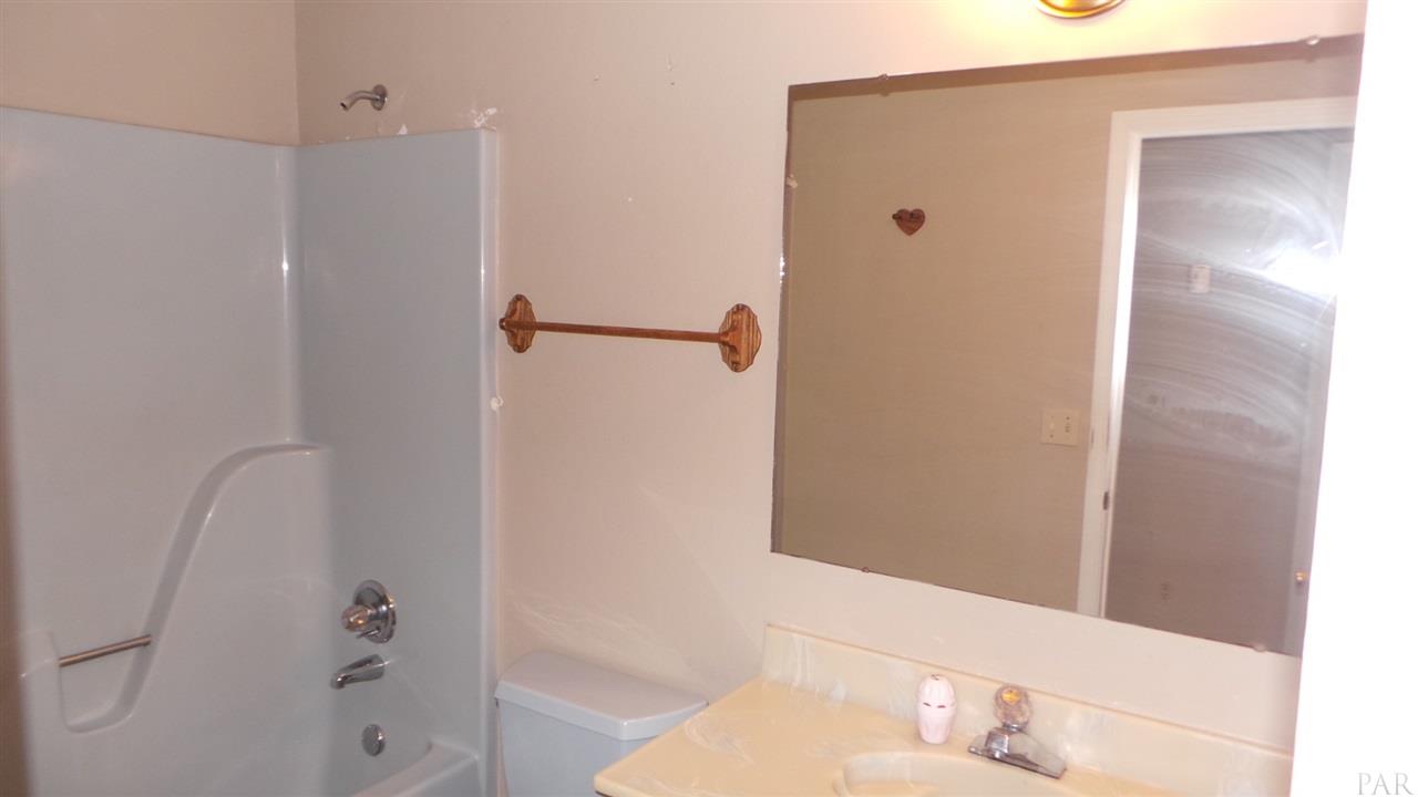 5261 Crowson Road Pensacola, FL 32526 - Photo 16 of 24 Gallery Image 16