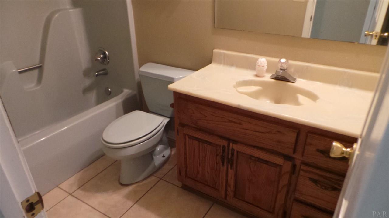 5261 Crowson Road Pensacola, FL 32526 - Photo 17 of 24 Gallery Image 17