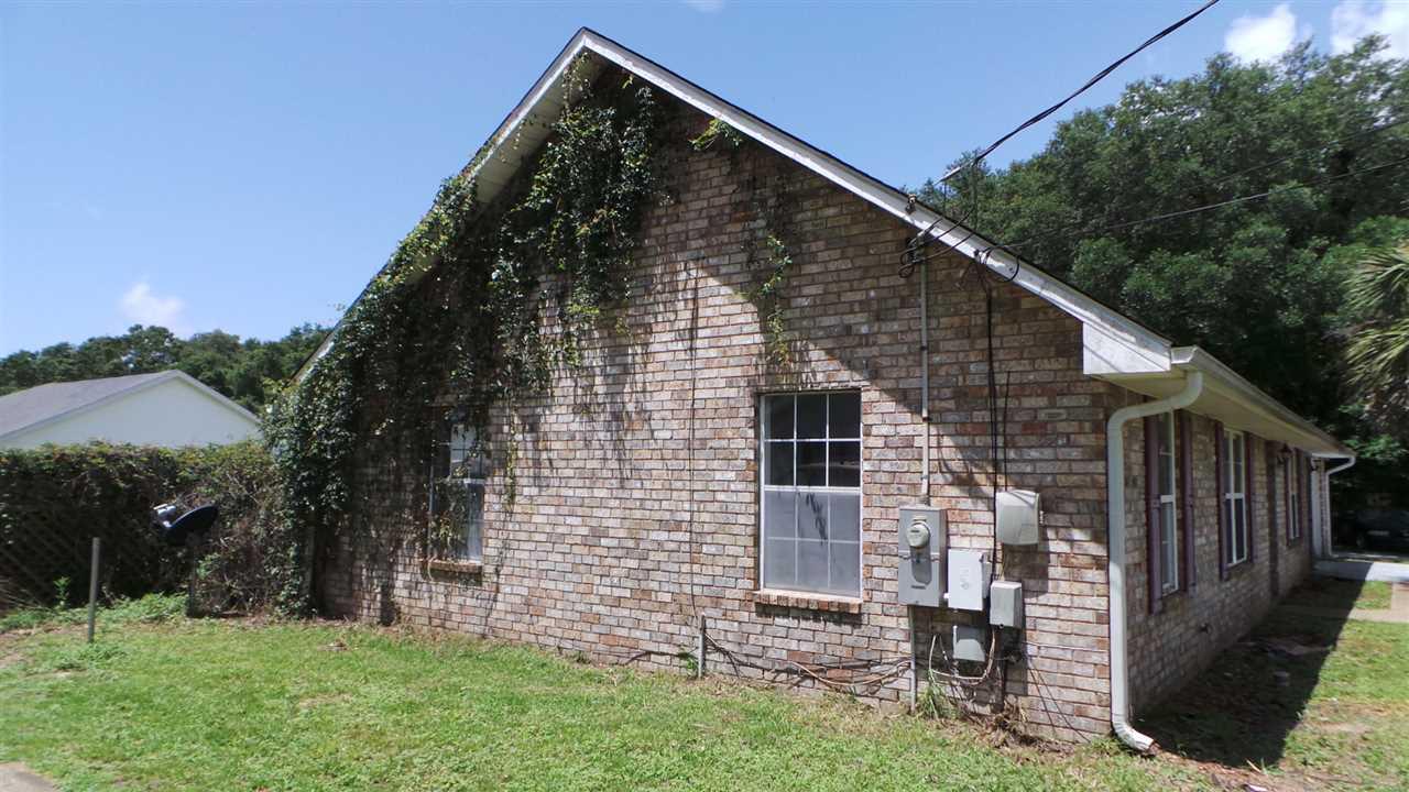 5261 Crowson Road Pensacola, FL 32526 - Photo 2 of 24 Gallery Image 2