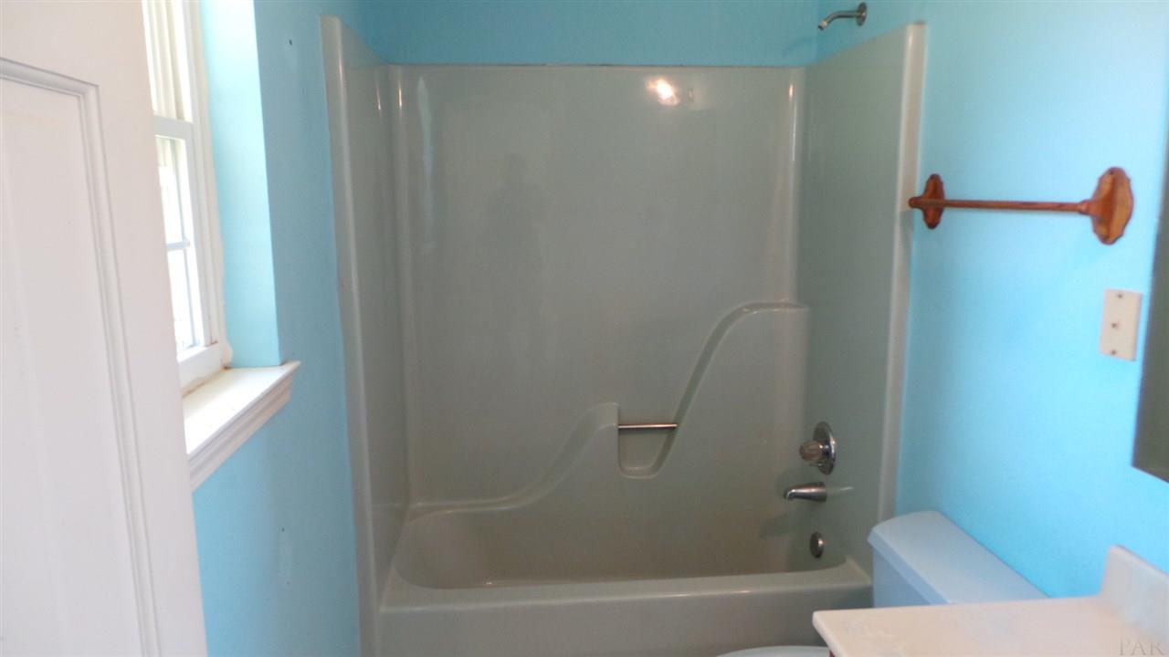 5261 Crowson Road Pensacola, FL 32526 - Photo 23 of 24 Gallery Image 23