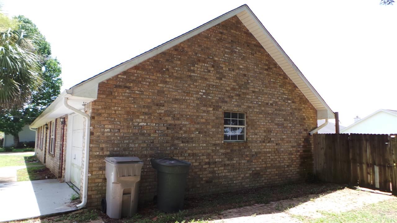 5261 Crowson Road Pensacola, FL 32526 - Photo 3 of 24 Gallery Image 3