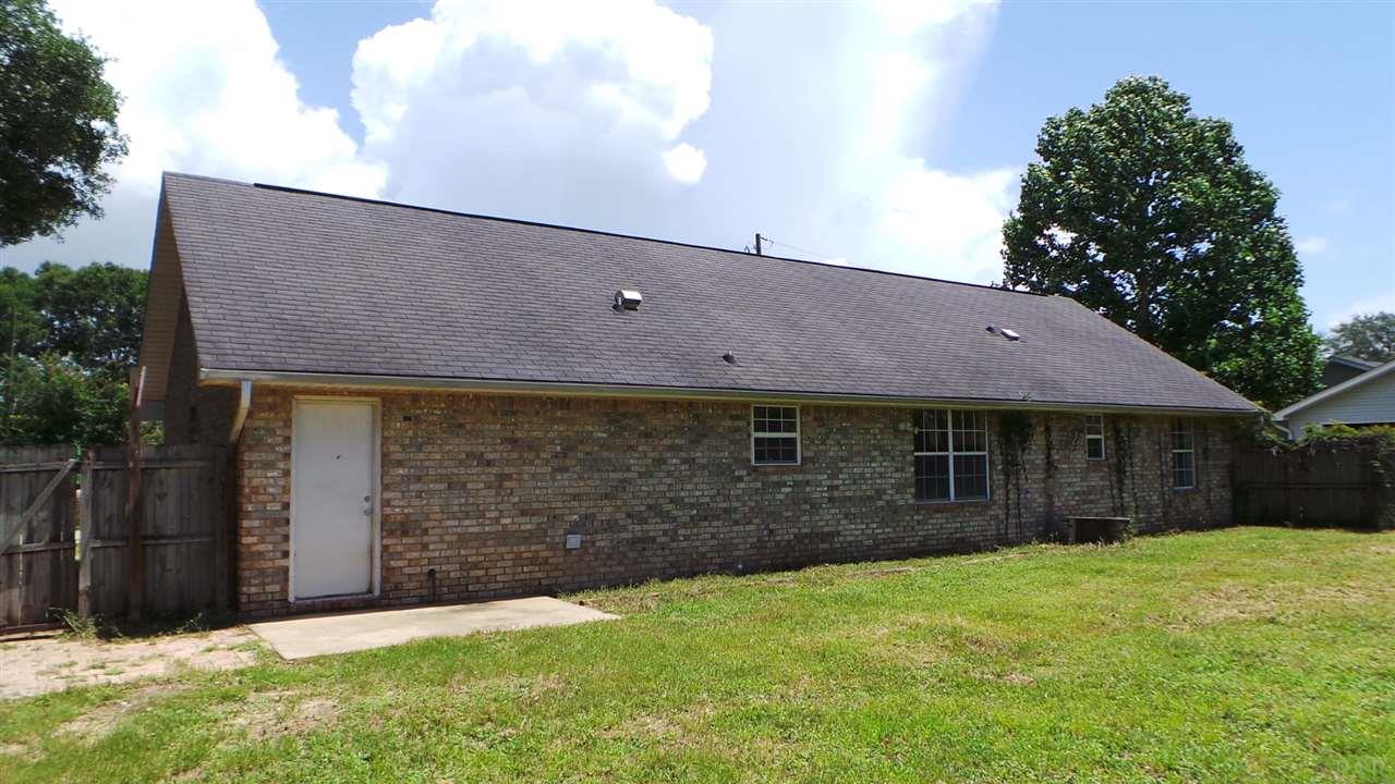5261 Crowson Road Pensacola, FL 32526 - Photo 4 of 24 Gallery Image 4
