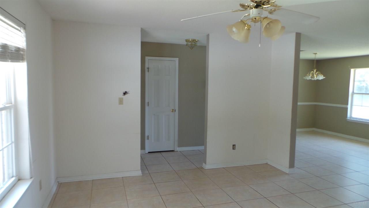 5261 Crowson Road Pensacola, FL 32526 - Photo 7 of 24 Gallery Image 7
