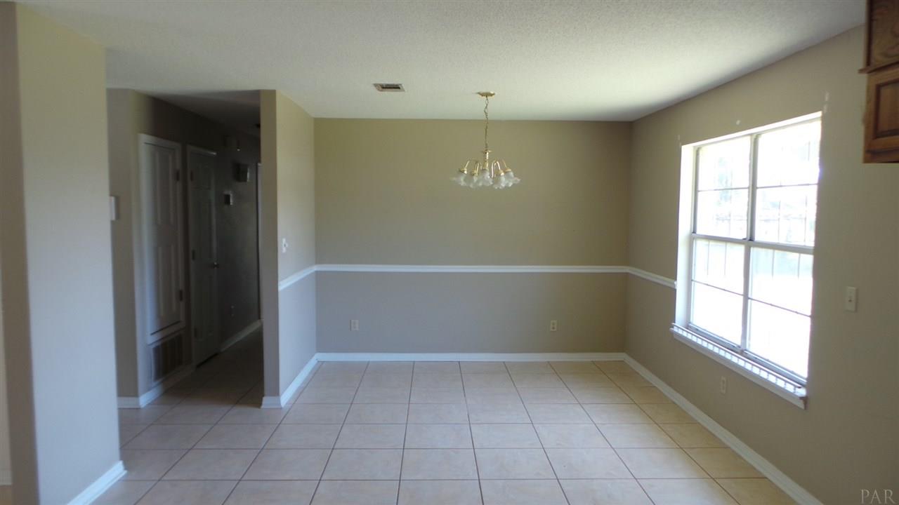 5261 Crowson Road Pensacola, FL 32526 - Photo 8 of 24 Gallery Image 8
