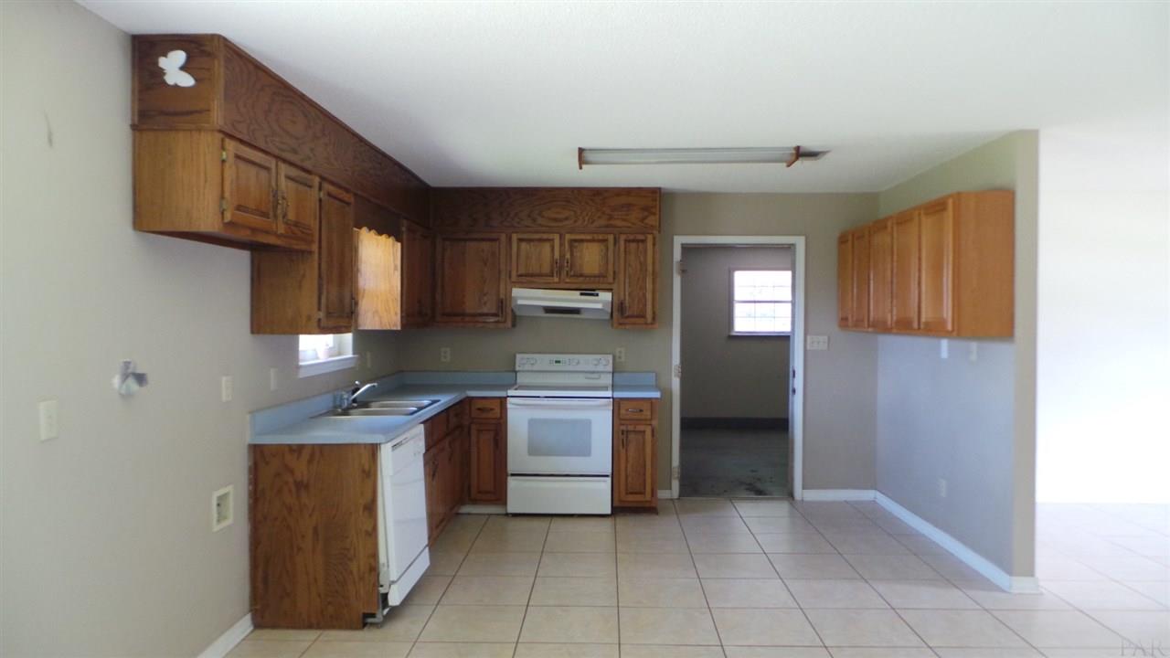 5261 Crowson Road Pensacola, FL 32526 - Photo 9 of 24 Gallery Image 9