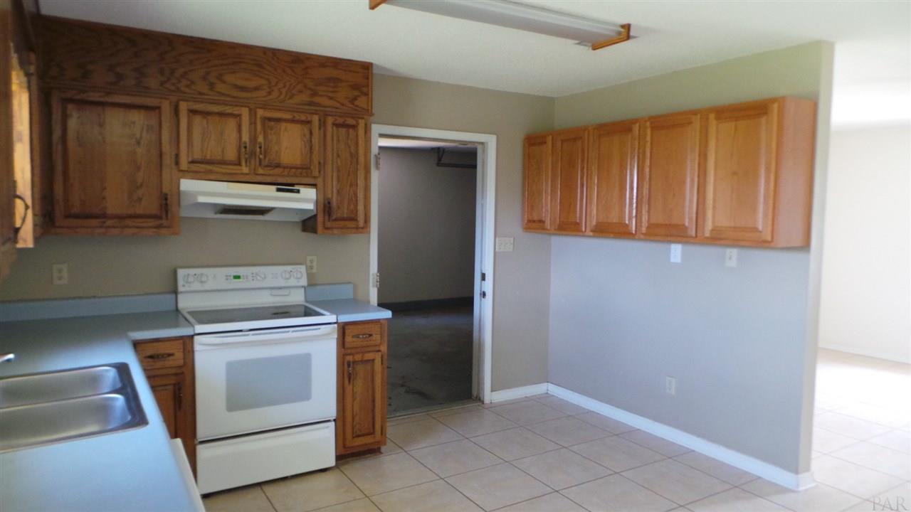 5261 Crowson Road Pensacola, FL 32526 - Photo 10 of 24 Gallery Image 10