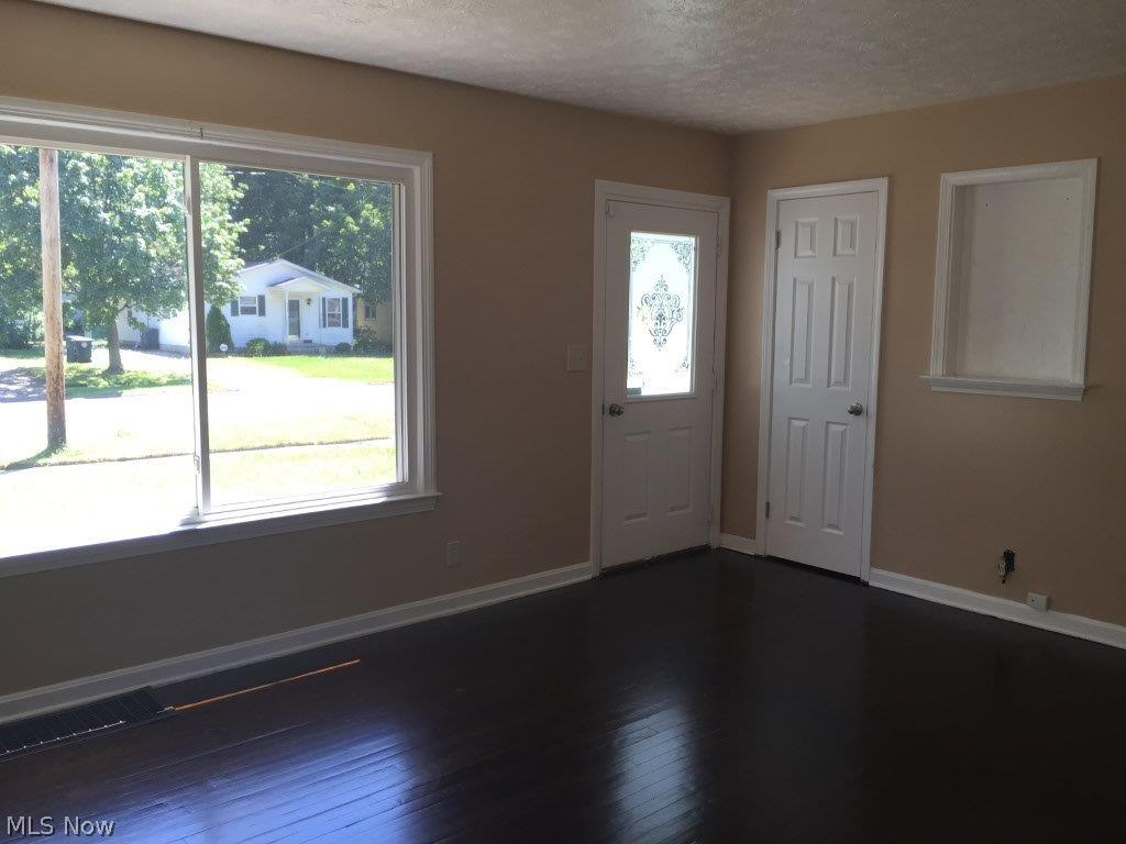 623 Fouse Avenue Akron, OH 44310 - Photo 2 of 25 Gallery Image 2