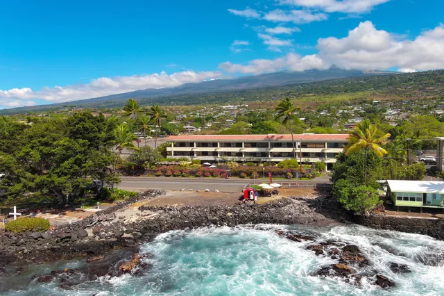 $897,000 | 76-6225 Alii Drive, Unit 105, Kailua-Kona, HI 96740