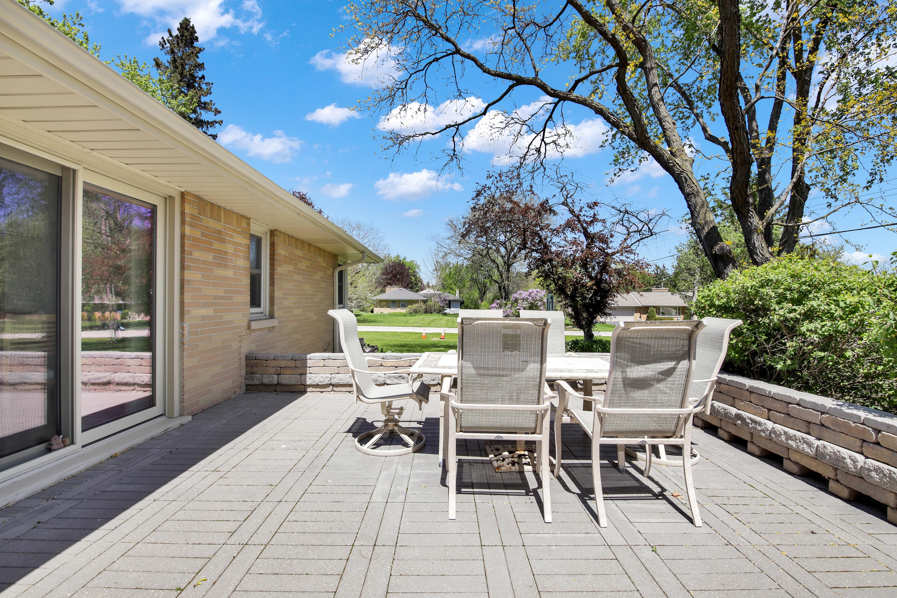 4140 North 162nd Street Brookfield, WI 53005 - Photo 16 of 21 Perfect for Summer Dinner Parties!