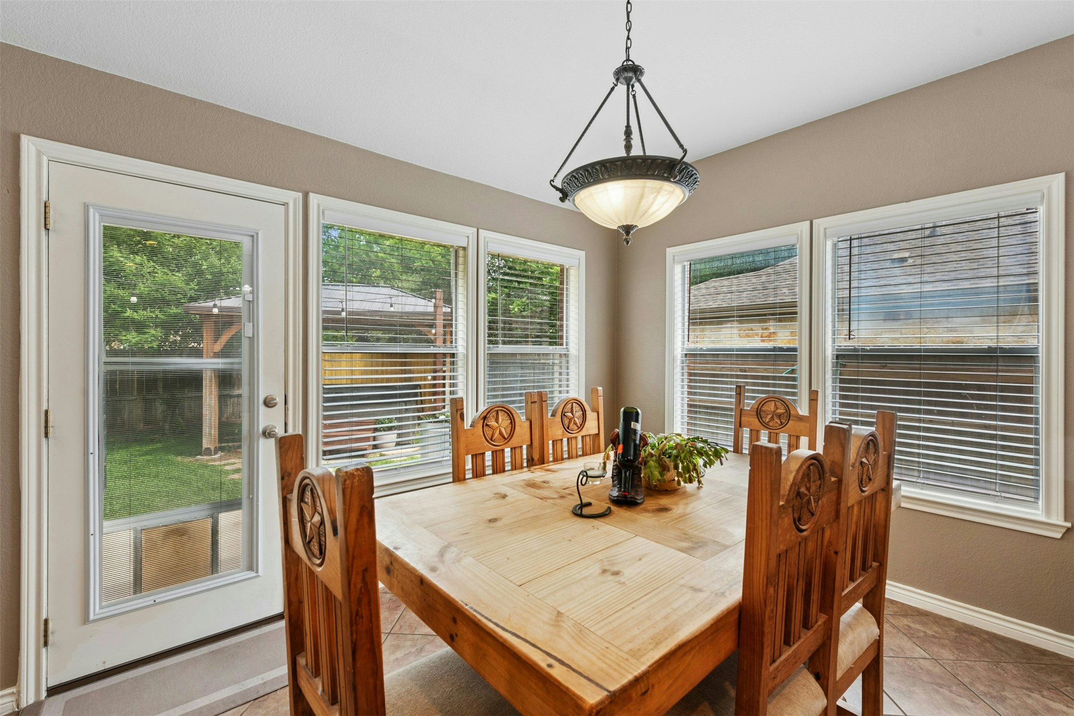 30013 Edgewood Drive Georgetown, TX 78628 - Photo 14 of 39 Nicely sized Breakfast Area with plenty of space for a small or large dining table. 4 large windows with blinds provide natural light