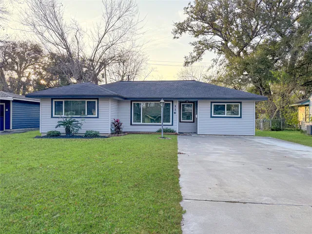 $189,900 | 116 Cypress Street, Lake Jackson, TX 77566