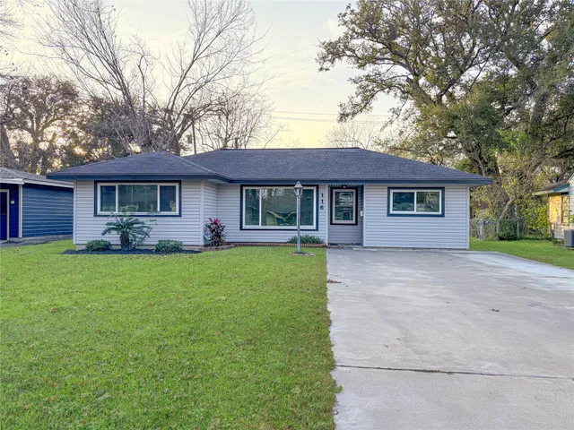 $189,900 | 116 Cypress Street, Lake Jackson, TX 77566
