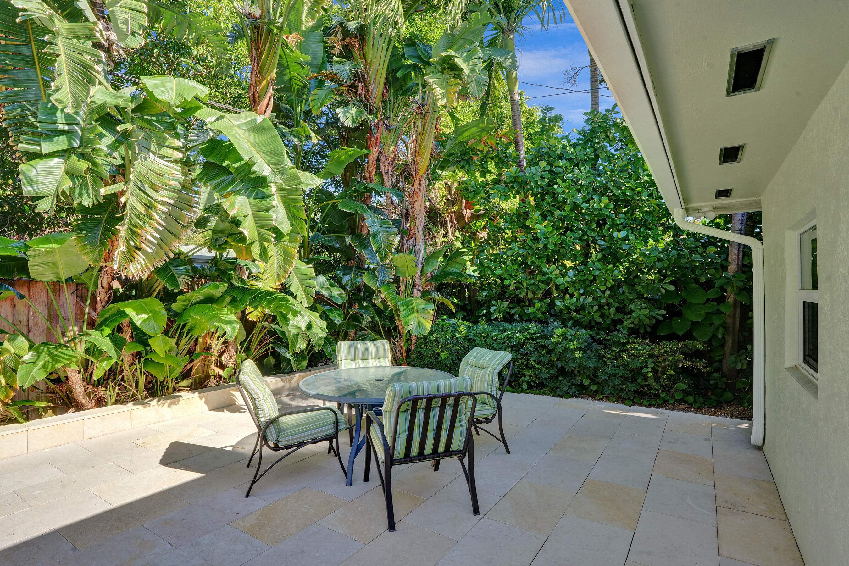 3207 Dover Road Pompano Beach, FL 33062 - Photo 40 of 57 Ultra private backyard