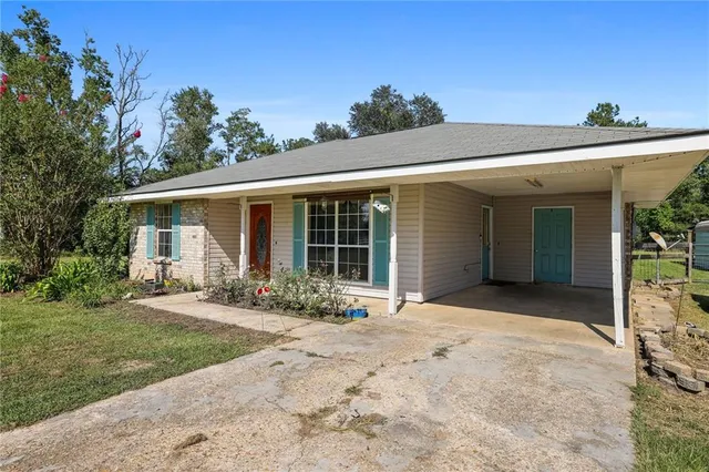 $169,500 | 49448 Gateway Drive, Loranger, LA 70446