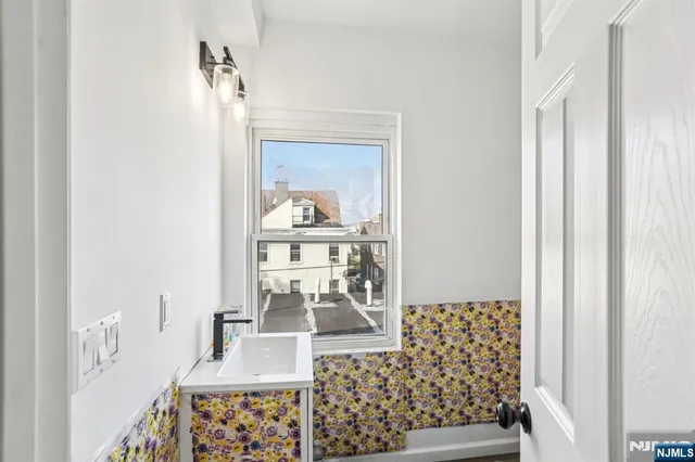 $900,000 | 308 Clifton Avenue, Newark, NJ 07104