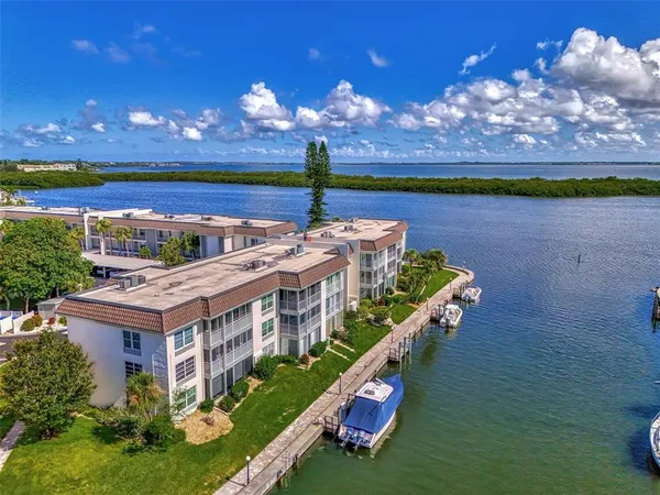 $3,200 | 4410 Exeter Drive, Unit 204, Longboat Key, FL 34228