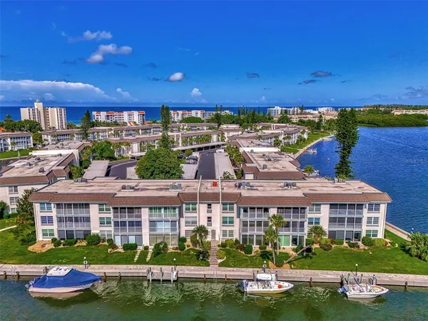$3,200 | 4410 Exeter Drive, Unit 204, Longboat Key, FL 34228