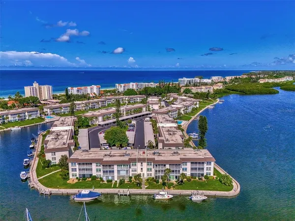 $3,200 | 4410 Exeter Drive, Unit 204, Longboat Key, FL 34228