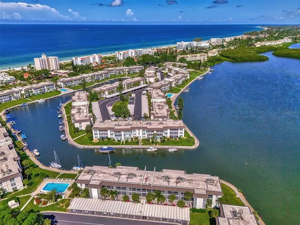 $3,200 | 4410 Exeter Drive, Unit 204, Longboat Key, FL 34228