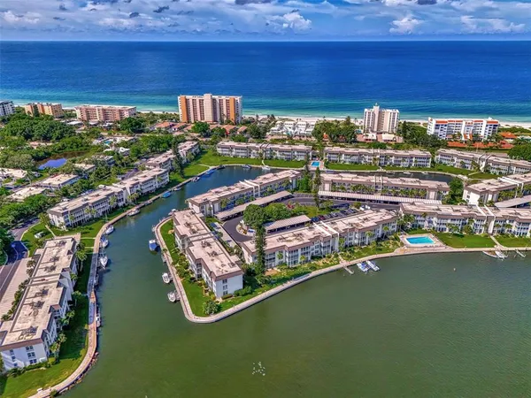 $3,200 | 4410 Exeter Drive, Unit 204, Longboat Key, FL 34228