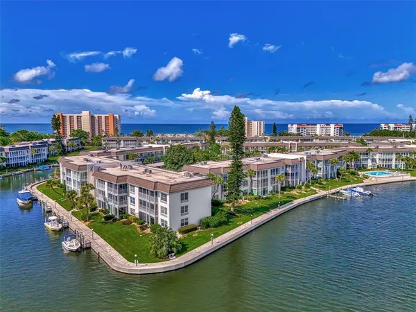 $3,200 | 4410 Exeter Drive, Unit 204, Longboat Key, FL 34228