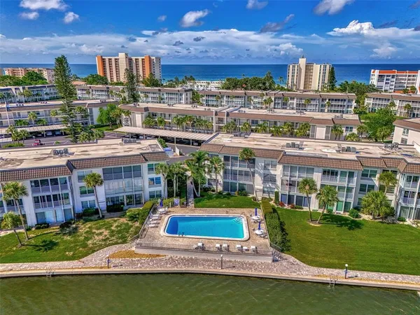 $3,200 | 4410 Exeter Drive, Unit 204, Longboat Key, FL 34228