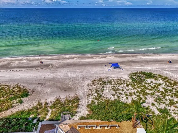 $3,200 | 4410 Exeter Drive, Unit 204, Longboat Key, FL 34228