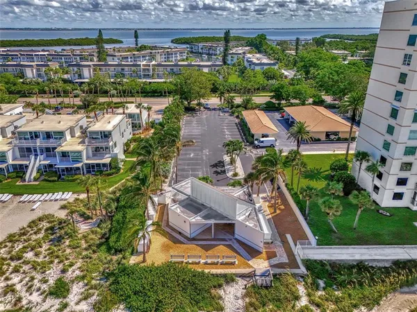 $3,200 | 4410 Exeter Drive, Unit 204, Longboat Key, FL 34228