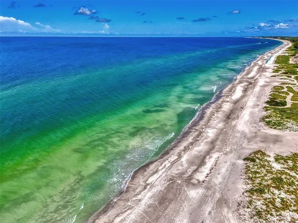 $3,200 | 4410 Exeter Drive, Unit 204, Longboat Key, FL 34228