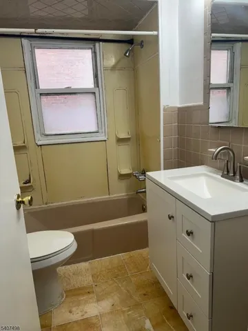 $2,700 | 311 Crooks Avenue, Unit 2, Clifton, NJ 07011