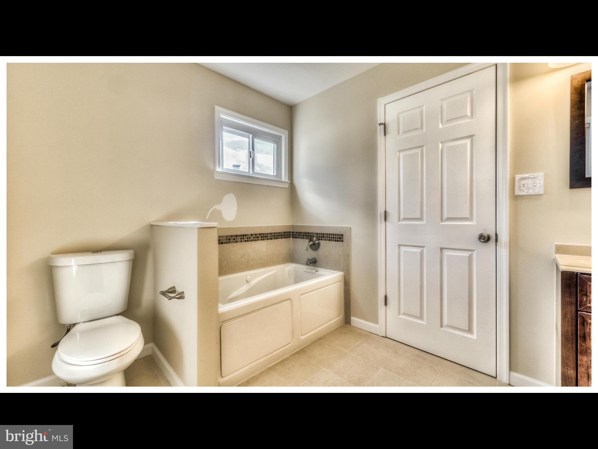 3305 Greenmead Road Baltimore, MD 21244 - Photo 16 of 29 Bath (Master)