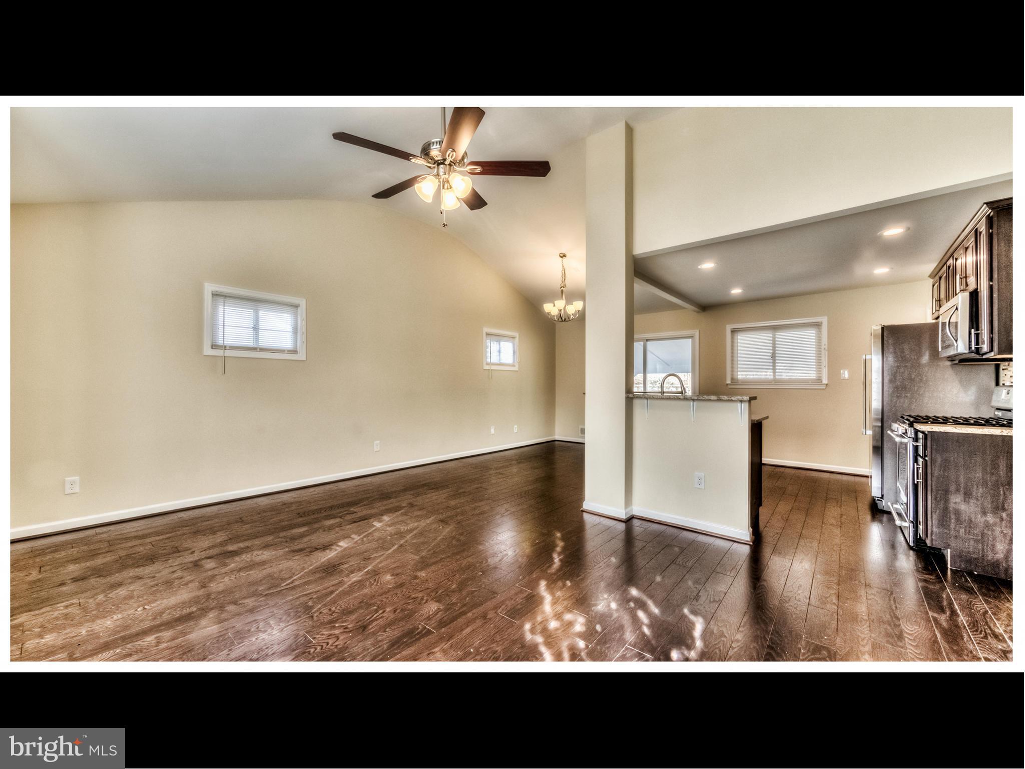 3305 Greenmead Road Baltimore, MD 21244 - Photo 3 of 29 Living Room