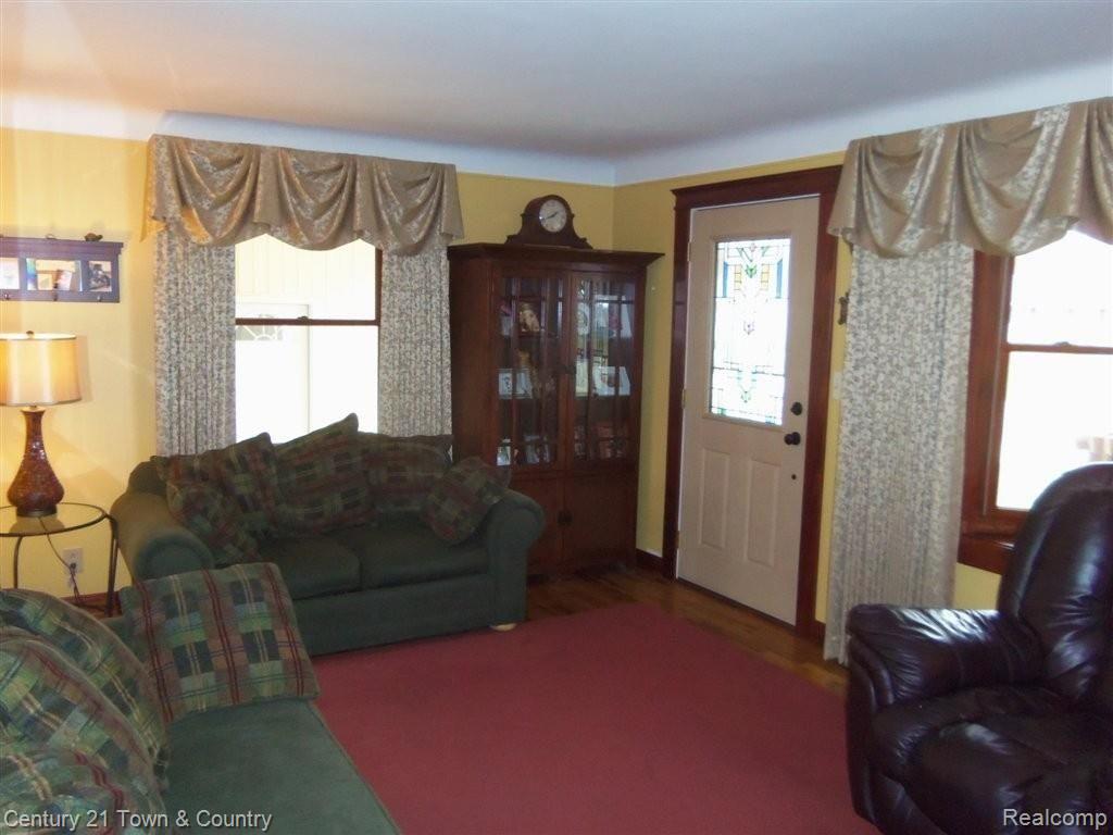 4445 Pelton Road Clarkston, MI 48346 - Photo 2 of 16 100_0329.JPG