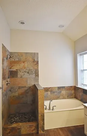 $2,195 | 1402 Lost Creek Drive, DeSoto, TX 75115