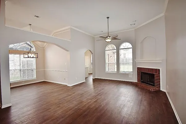 $2,195 | 1402 Lost Creek Drive, DeSoto, TX 75115