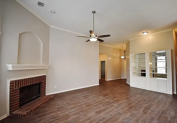 $2,195 | 1402 Lost Creek Drive, DeSoto, TX 75115