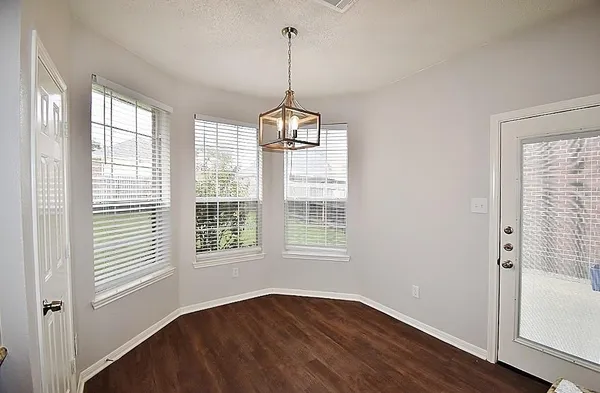 $2,195 | 1402 Lost Creek Drive, DeSoto, TX 75115