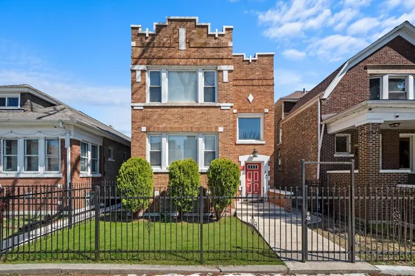 $429,900 | 6431 South Artesian Avenue, Chicago, IL 60629