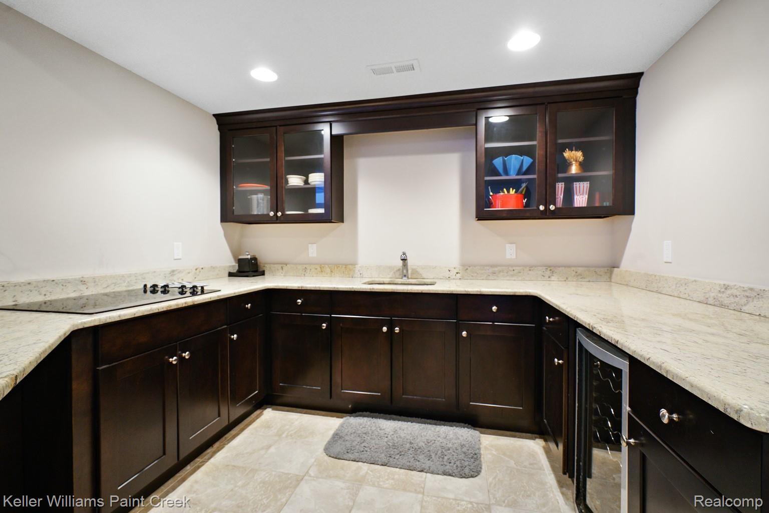 2926 Croftshire Court Rochester, MI 48306 - Photo 59 of 72 You've got what you need!