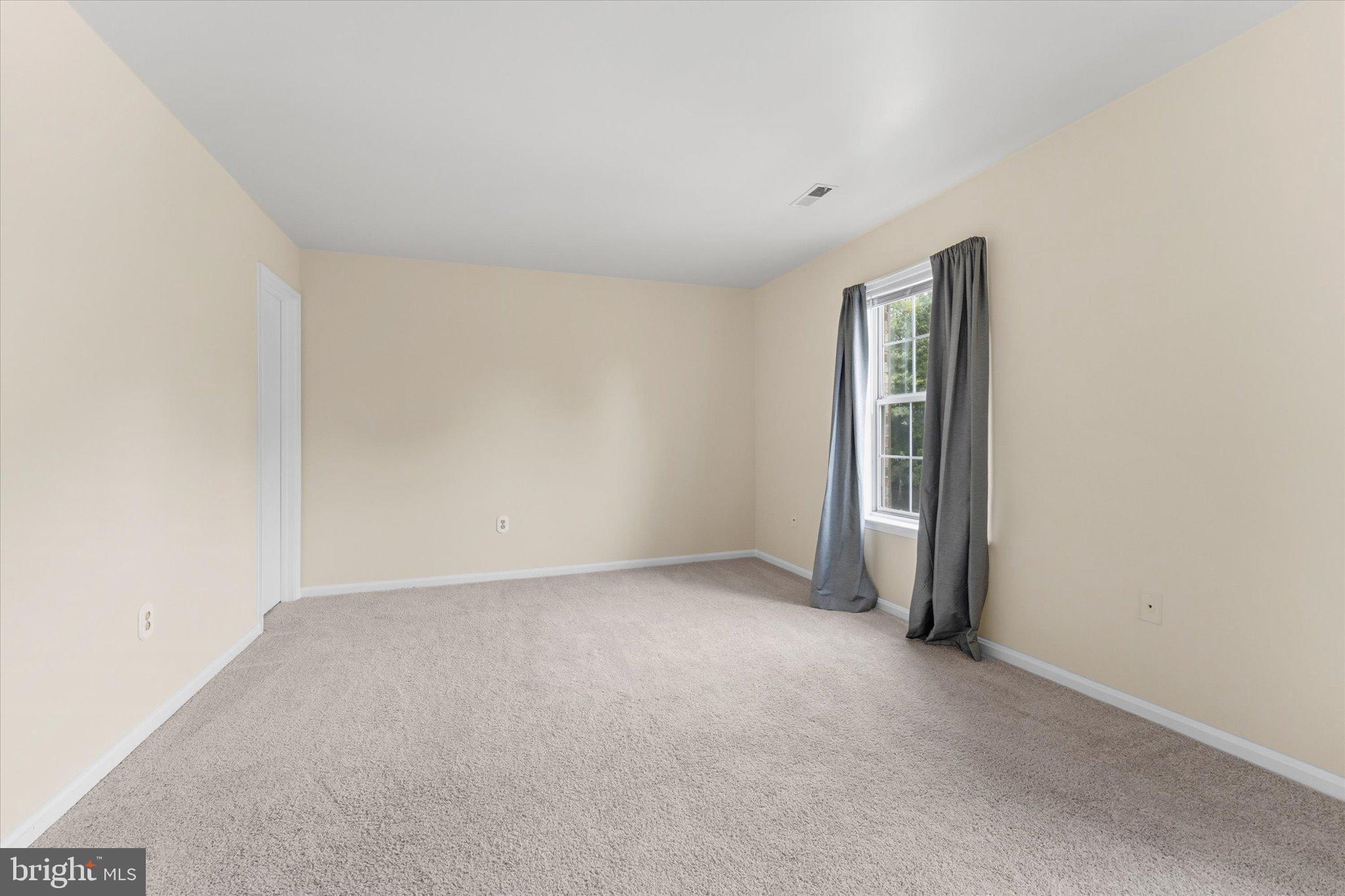 2753 Bixby Road Woodbridge, VA 22193 - Photo 15 of 22 a view of an empty room