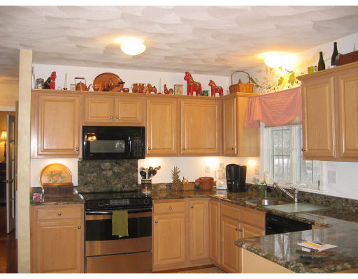 110 Concord Road Bedford, MA 01730 - Photo 4 of 8 Gallery Image 4