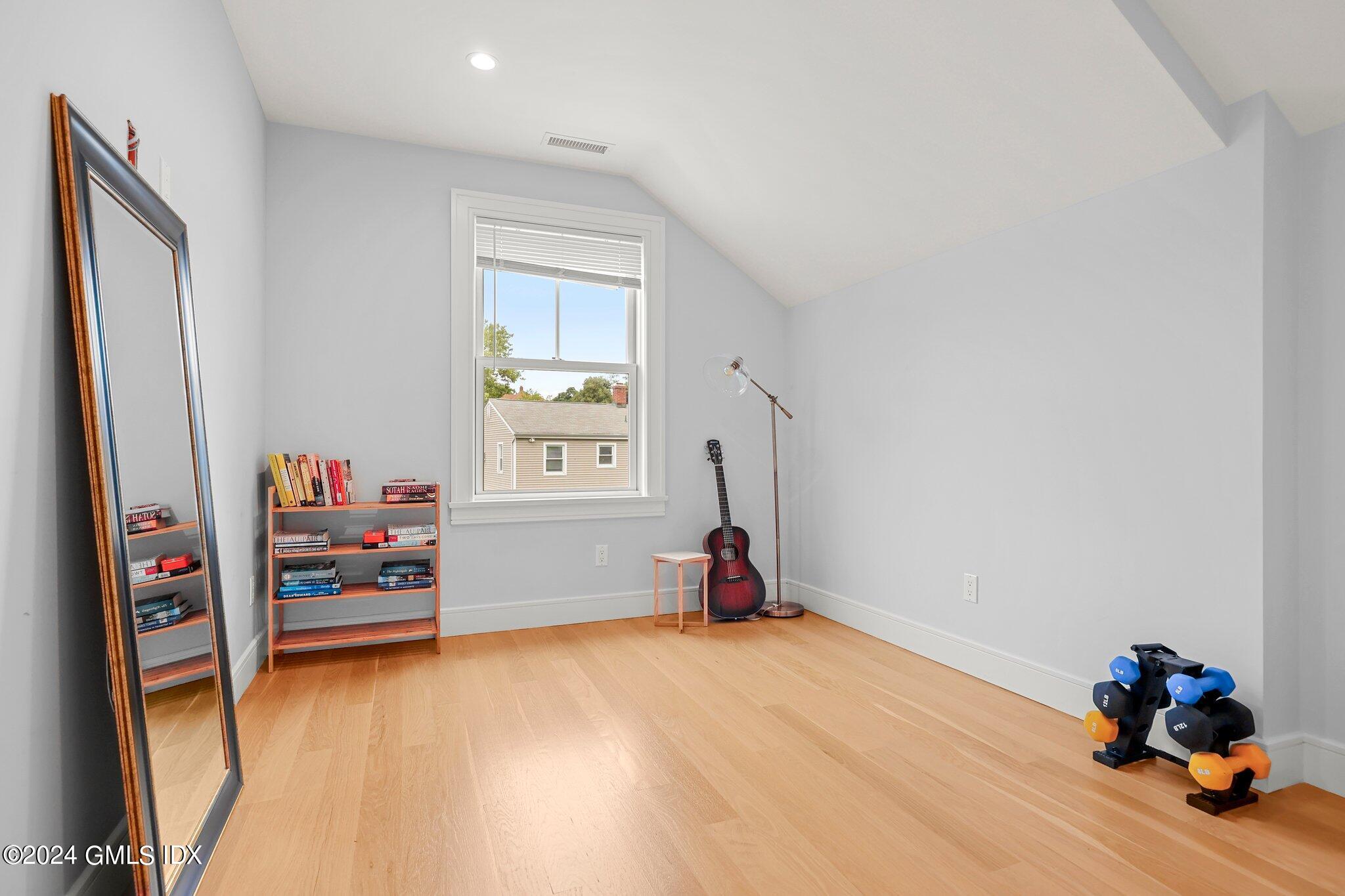 42 Richland Road Greenwich, CT 06830 - Photo 15 of 21