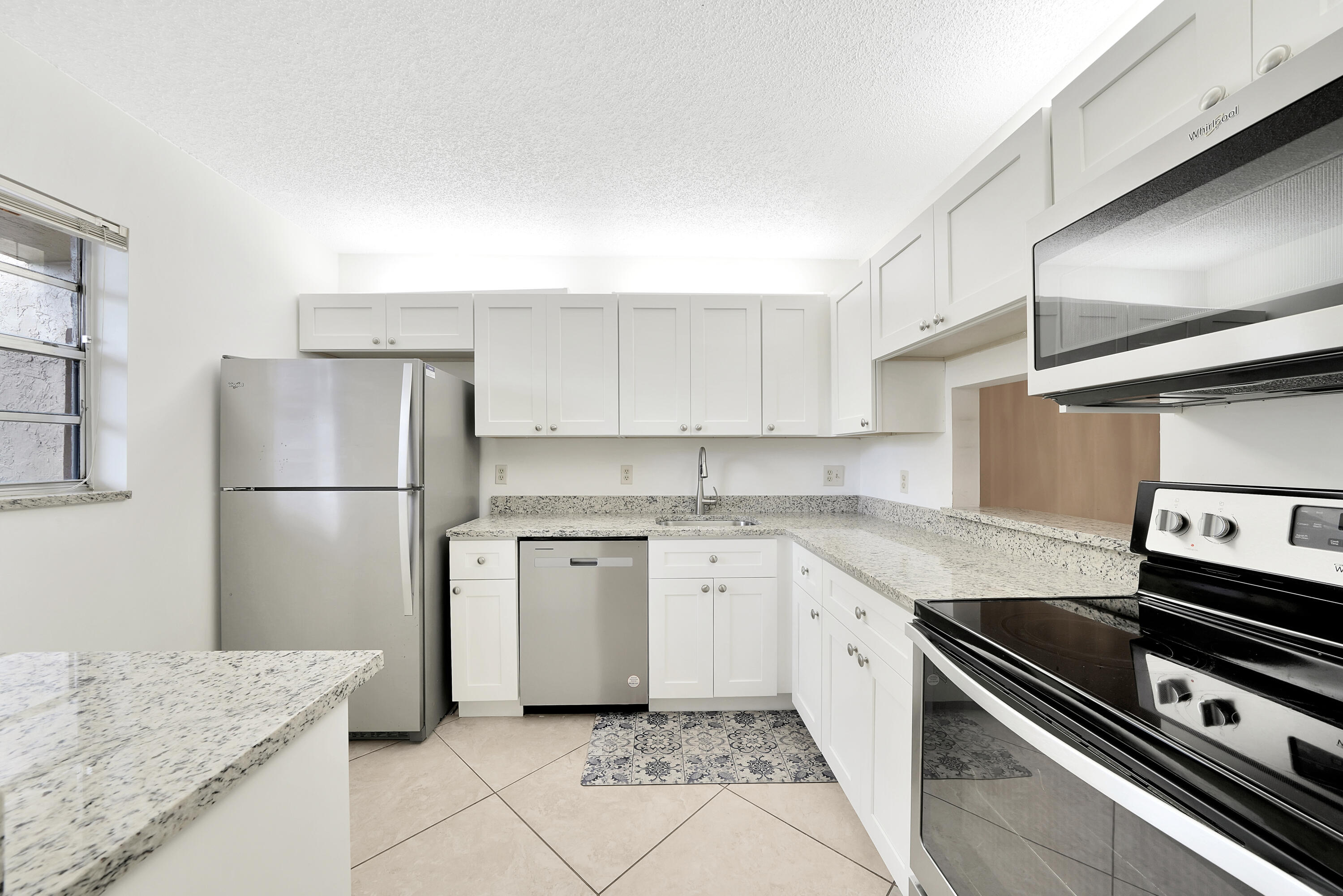829 Camino Road, Unit 107 Delray Beach, FL 33445 - Photo 15 of 47 Kitchen (2)