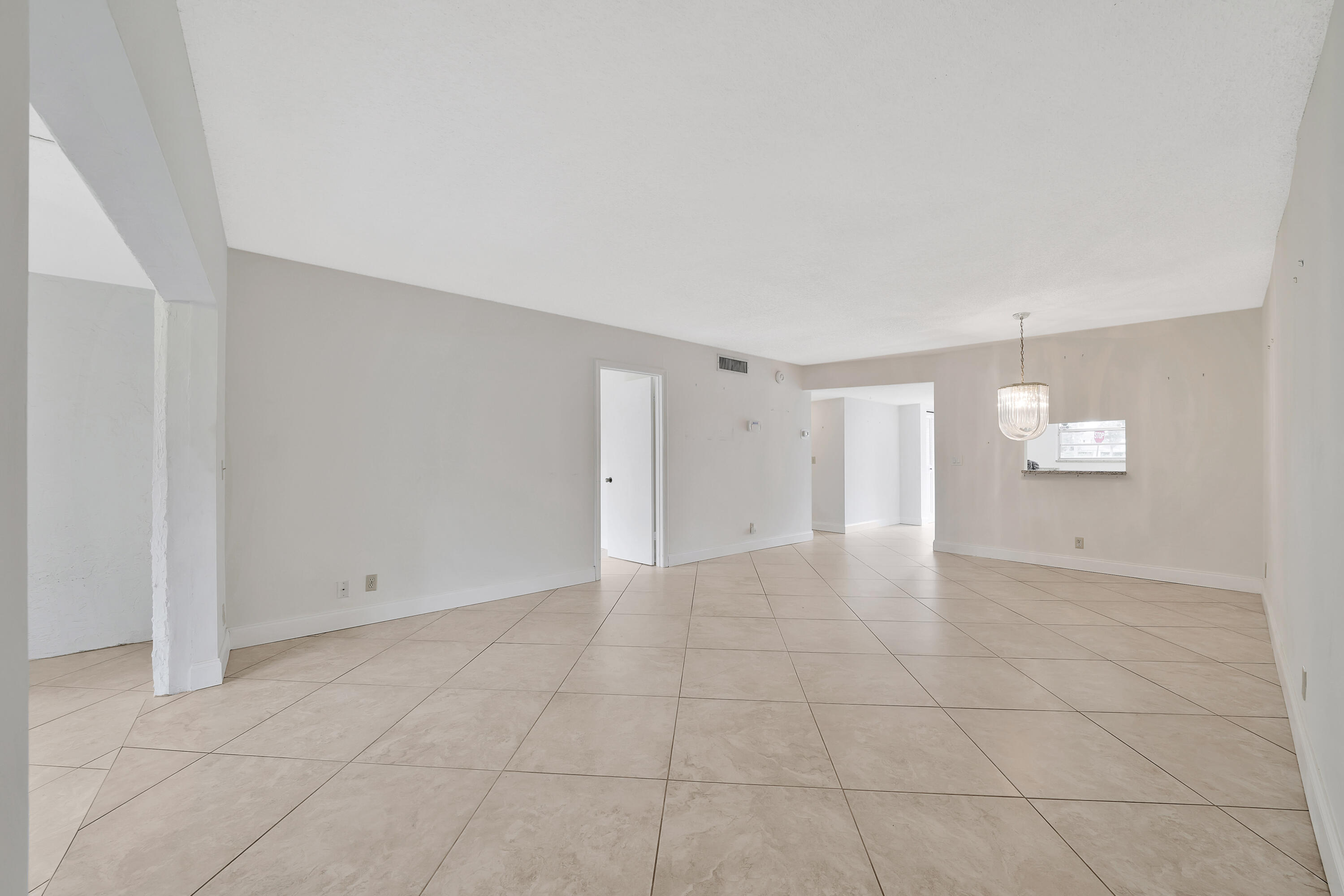 829 Camino Road, Unit 107 Delray Beach, FL 33445 - Photo 20 of 47 Living Room (3)